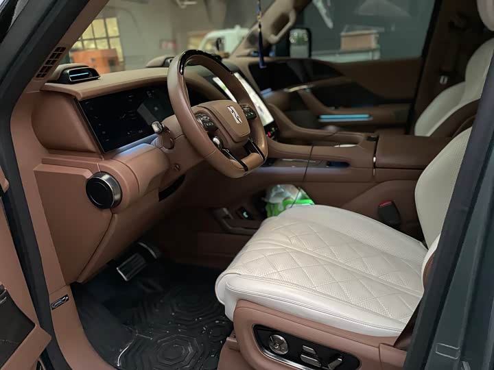 BYD Yangwang U8 2023 2023款 豪华版