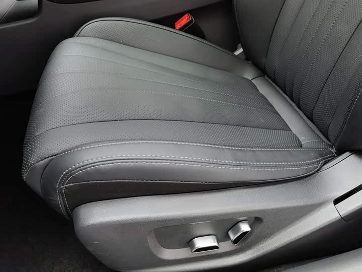 Hongqi H5 Hybrid 2025 2025款 130 超混版