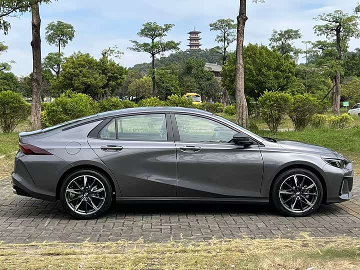 GAC Trumpchi Empow R 2024 2024款 270T DCT 影豹S版