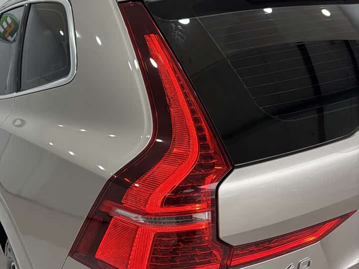 Volvo XC60 2025 2025款 B5 四驱智远豪华版