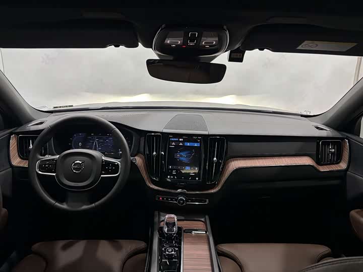 Volvo XC60 2025 2025款 B5 四驱智远豪华版
