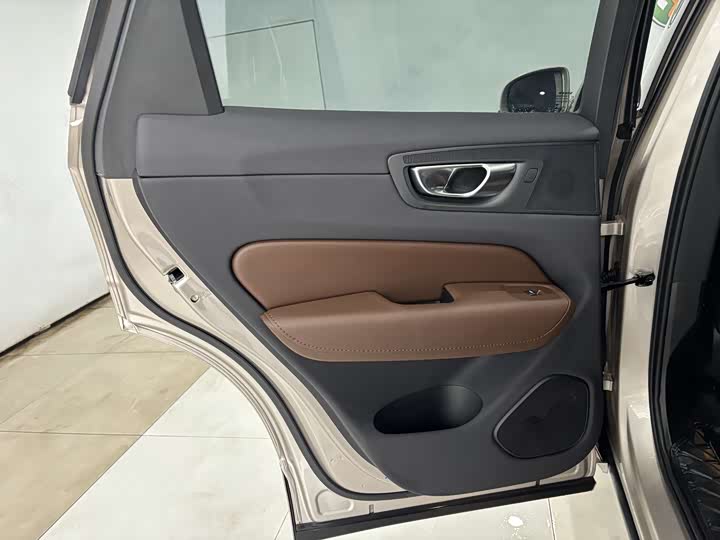 Volvo XC60 2025 2025款 B5 四驱智远豪华版