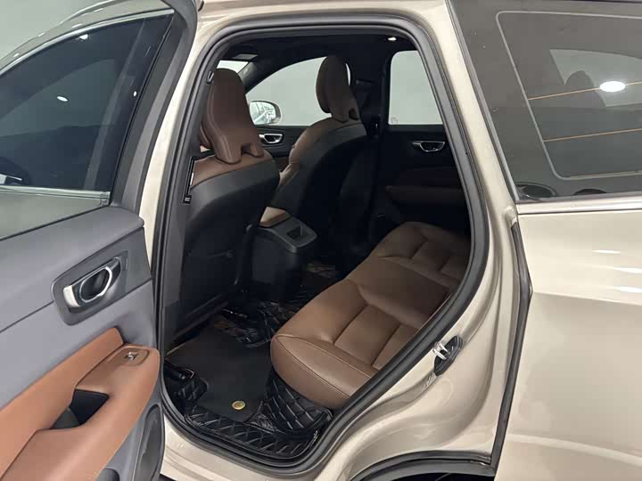 Volvo XC60 2025 2025款 B5 四驱智远豪华版