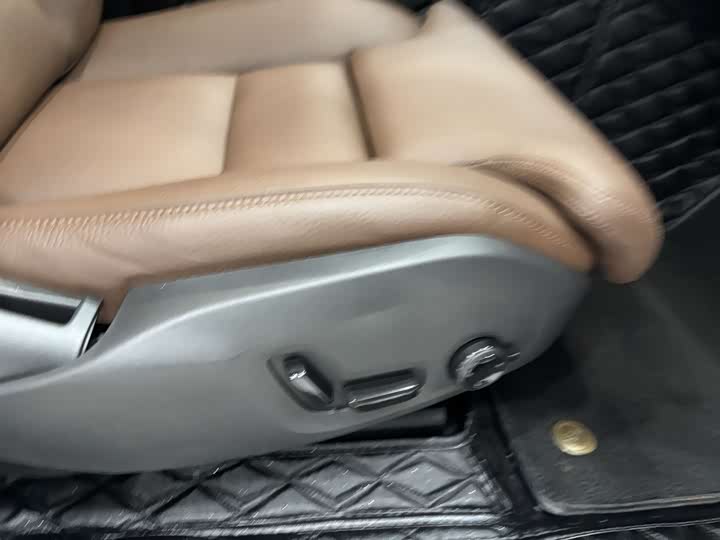 Volvo XC60 2025 2025款 B5 四驱智远豪华版