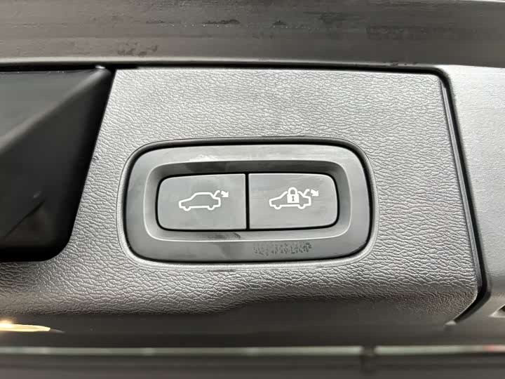 Volvo XC60 2025 2025款 B5 四驱智远豪华版