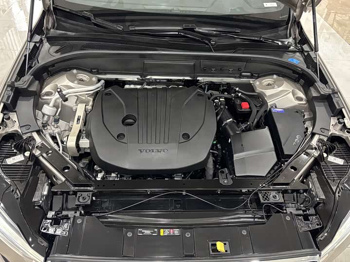 Volvo XC60 2025 2025款 B5 四驱智远豪华版