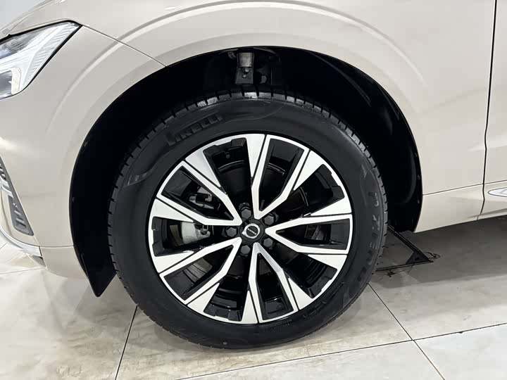 Volvo XC60 2025 2025款 B5 四驱智远豪华版