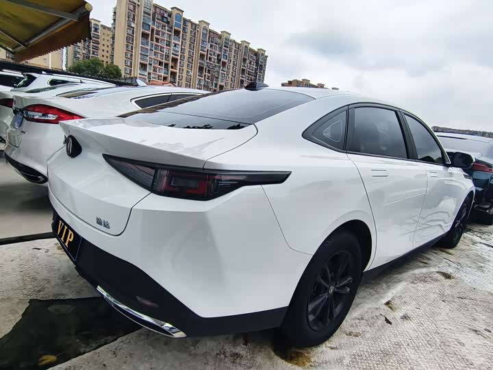 Changan Yida 2023 2023款 蓝鲸NE 1.5T GDI DCT尊贵型