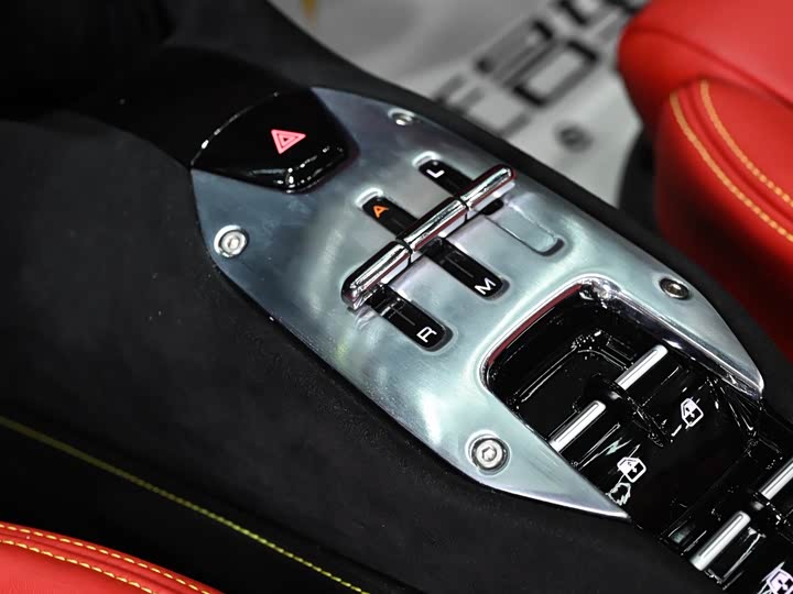 Ferrari SF90 2021 2021款 3.9T V8 Spider