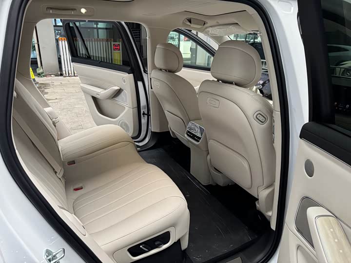 Aito M8 2025 2025款 增程 Ultra版 53.4kWh 5座版