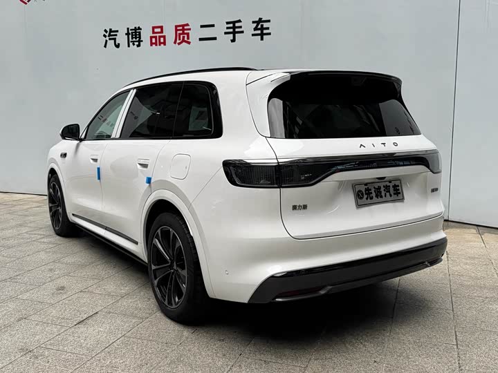 Aito M8 2025 2025款 增程 Ultra版 53.4kWh 5座版