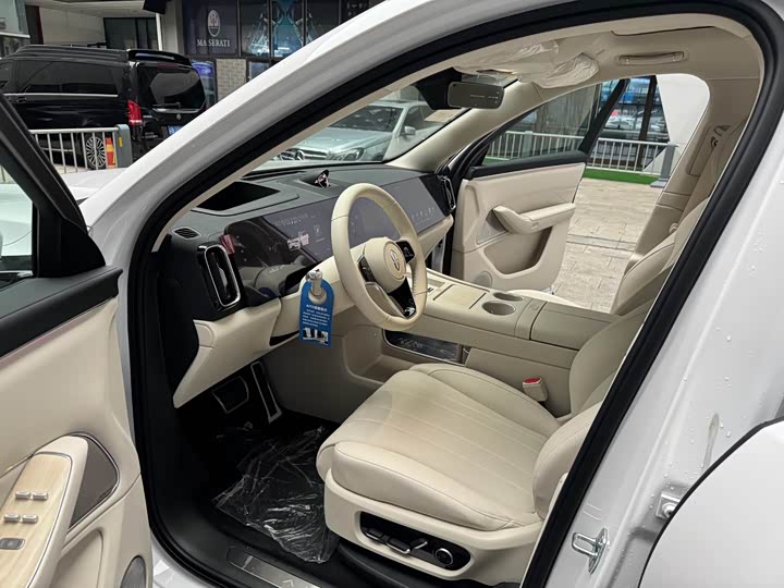 Aito M8 2025 2025款 增程 Ultra版 53.4kWh 5座版