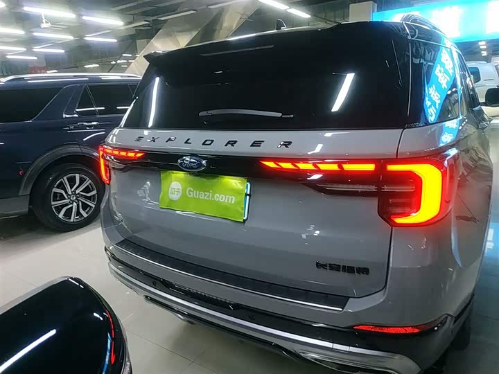 Ford Explorer 2023 2023款 EcoBoost 285 四驱赤金版 6座