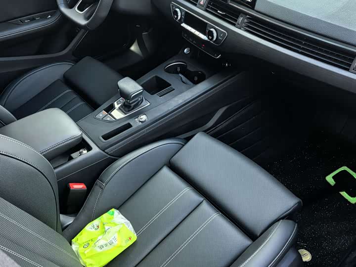 Audi A4L 2024 2024款 40 TFSI 豪华动感型