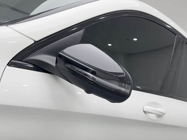 Mercedes-Benz GLC-Class Coupe 2023 2023款 改款 GLC 260 4MATIC 轿跑SUV