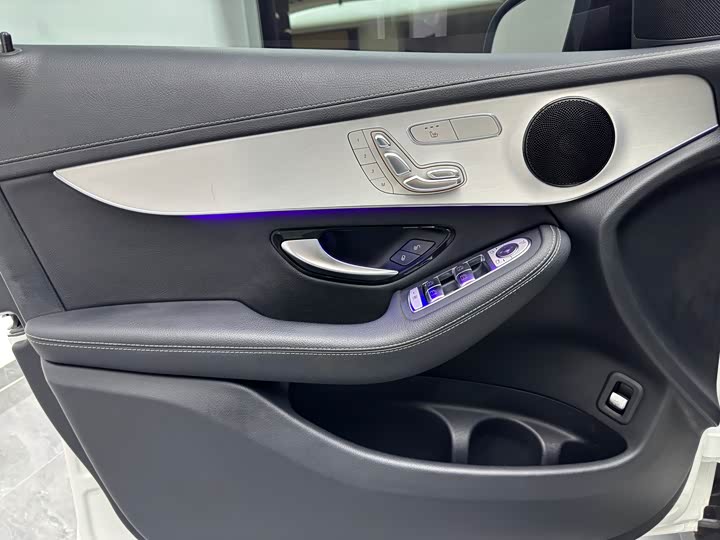 Mercedes-Benz GLC-Class Coupe 2023 2023款 改款 GLC 260 4MATIC 轿跑SUV