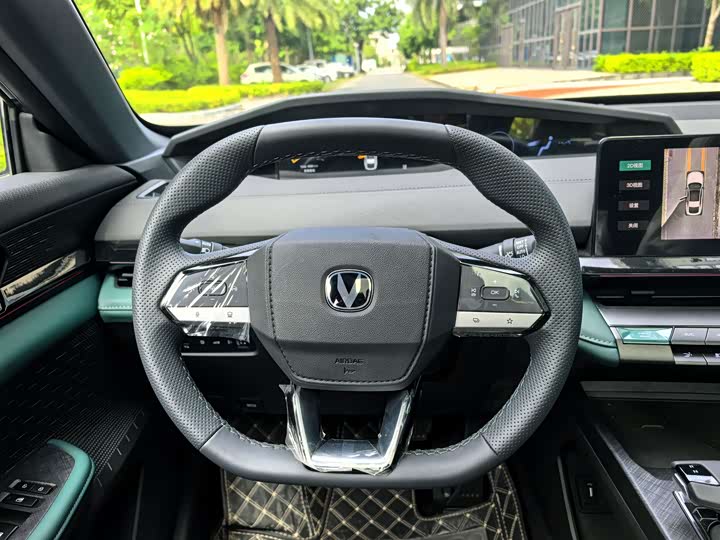 Changan UNI-V Hybrid 2024 2024款 蓝鲸智电iDD 136km 智尊型