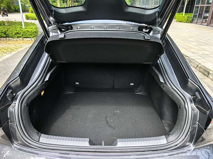 Changan UNI-V Hybrid 2024 2024款 蓝鲸智电iDD 136km 智尊型