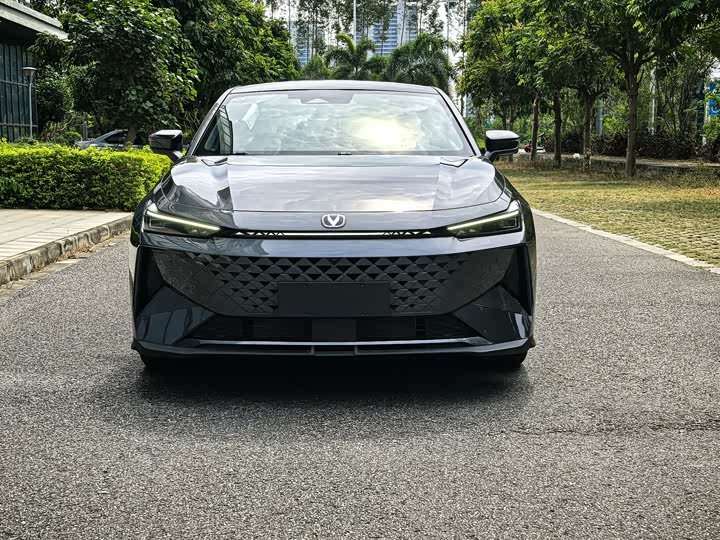 Changan UNI-V Hybrid 2024 2024款 蓝鲸智电iDD 136km 智尊型