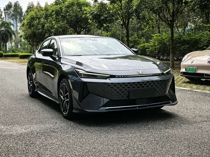 Changan UNI-V Hybrid 2024 2024款 蓝鲸智电iDD 136km 智尊型