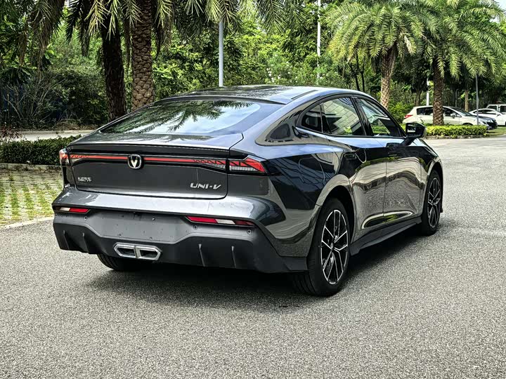 Changan UNI-V Hybrid 2024 2024款 蓝鲸智电iDD 136km 智尊型