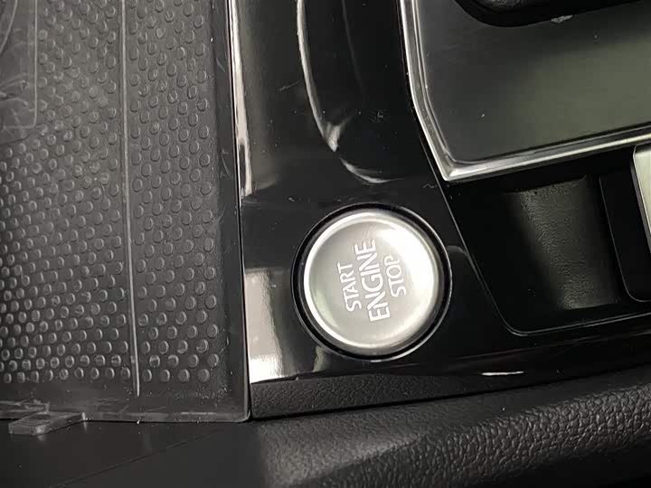 Volkswagen Tiguan X 2023 2023款 改款 330TSI 两驱尊崇旗舰版