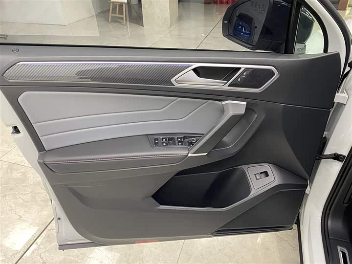 Volkswagen Tiguan X 2023 2023款 改款 330TSI 两驱尊崇旗舰版