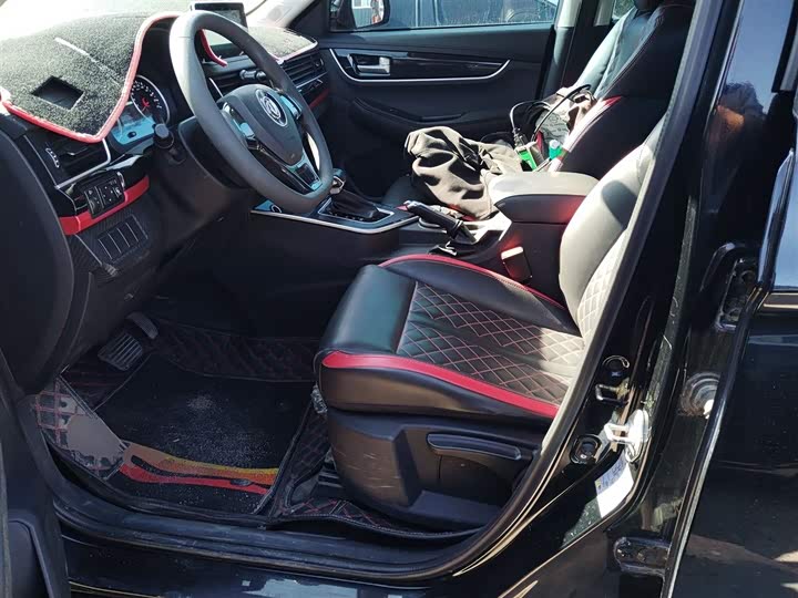 Dongfeng Forthing T5 2021 2021款 1.5T 自动舒适型