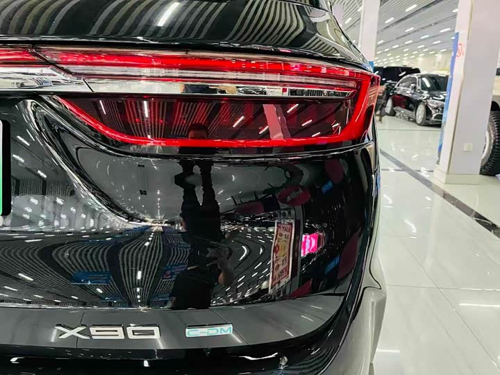 Jetour X90 2025 2025款 1.6T DCT 旗舰版 5座