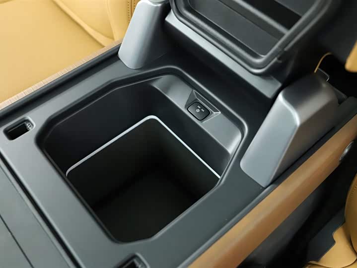 Land Rover Defender 2024 2024款 110 3.0T P400 暗黑特别版