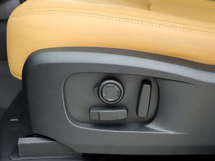 Land Rover Defender 2024 2024款 110 3.0T P400 暗黑特别版