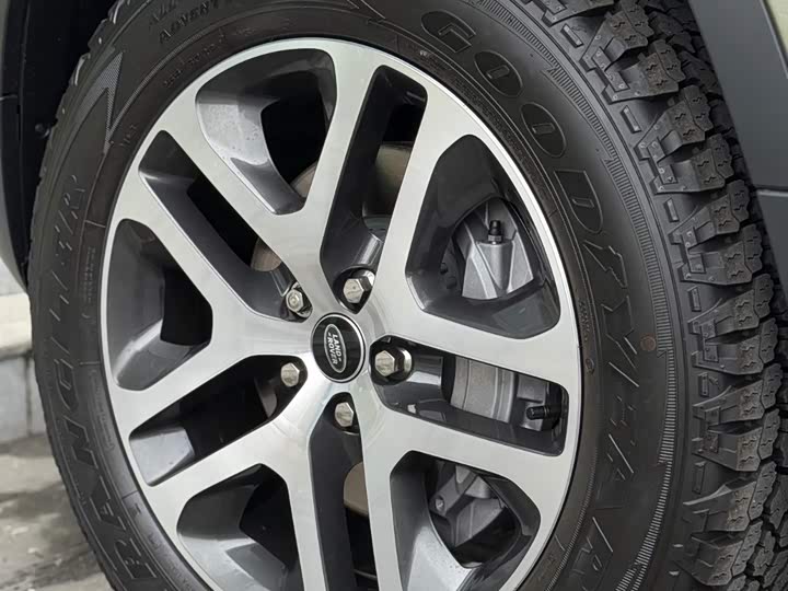 Land Rover Defender 2024 2024款 110 3.0T P400 暗黑特别版