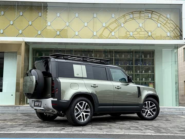 Land Rover Defender 2024 2024款 110 3.0T P400 暗黑特别版