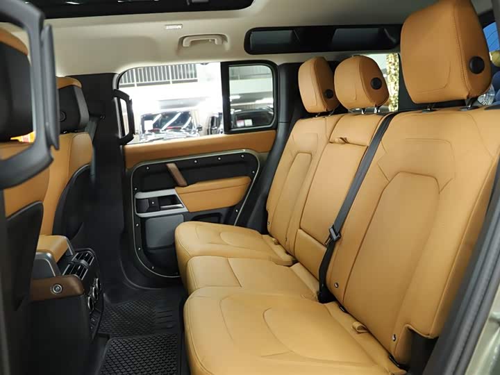 Land Rover Defender 2024 2024款 110 3.0T P400 暗黑特别版