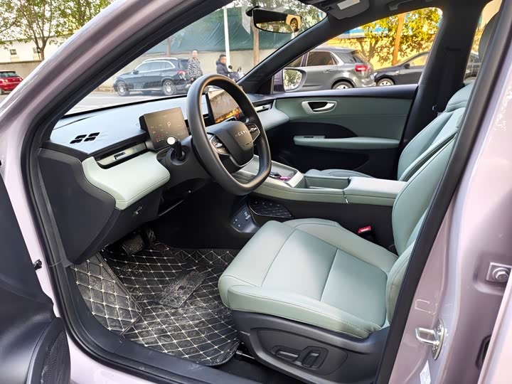 Roewe D6 2025 2025款 450km 尊享版