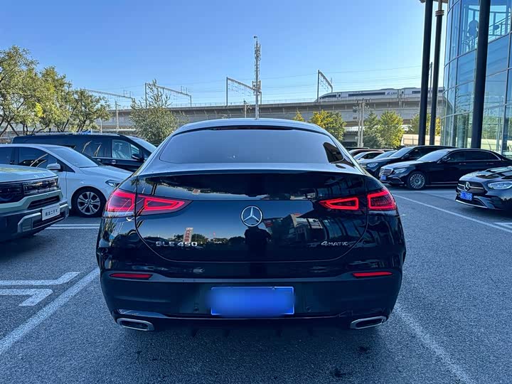 Mercedes-Benz GLE-Class Coupe 2022 2022款 GLE 450 4MATIC 轿跑SUV 时尚型