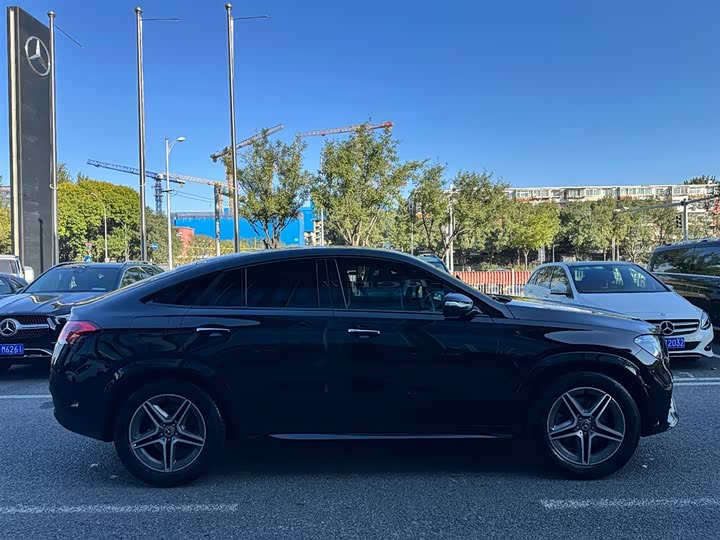 Mercedes-Benz GLE-Class Coupe 2022 2022款 GLE 450 4MATIC 轿跑SUV 时尚型