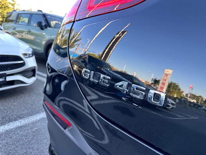 Mercedes-Benz GLE-Class Coupe 2022 2022款 GLE 450 4MATIC 轿跑SUV 时尚型