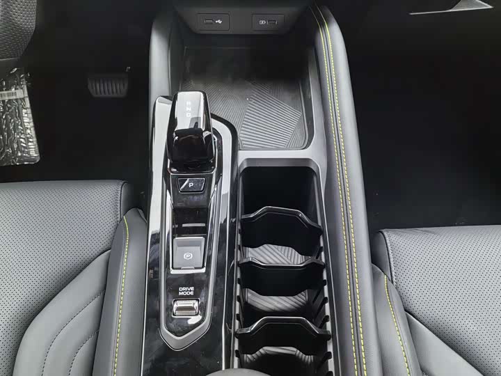 Geely Coolray 2025 2025款 缤越L 1.5TD DCT 超越