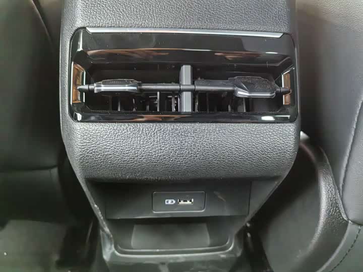 Geely Coolray 2025 2025款 缤越L 1.5TD DCT 超越