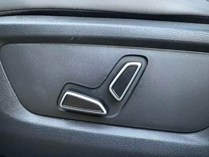 Changan UNI-T 2023 2023款 第二代 1.5T 尊贵型