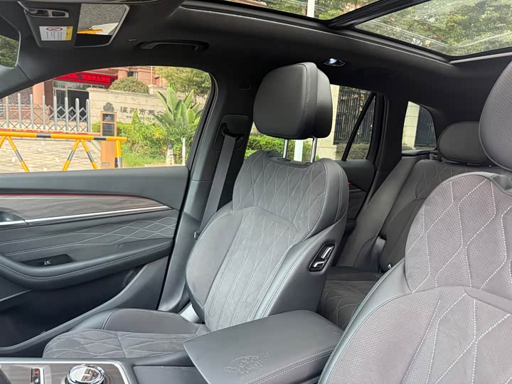 Geely Monjaro 2025 2025款 东方曜 2.0TD 自动揽星版