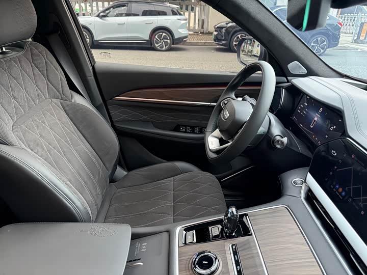 Geely Monjaro 2025 2025款 东方曜 2.0TD 自动揽星版