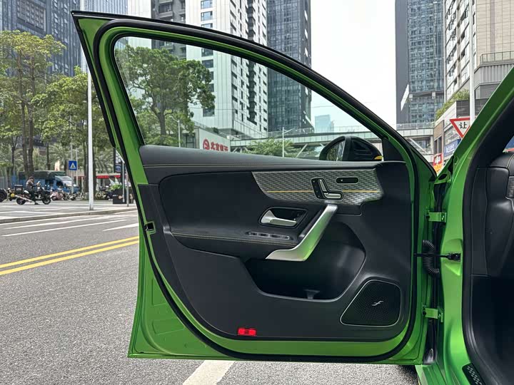 Mercedes-Benz A-Class AMG 2024 2024款 AMG A 45 S 4MATIC+ 魔焰绿特别版