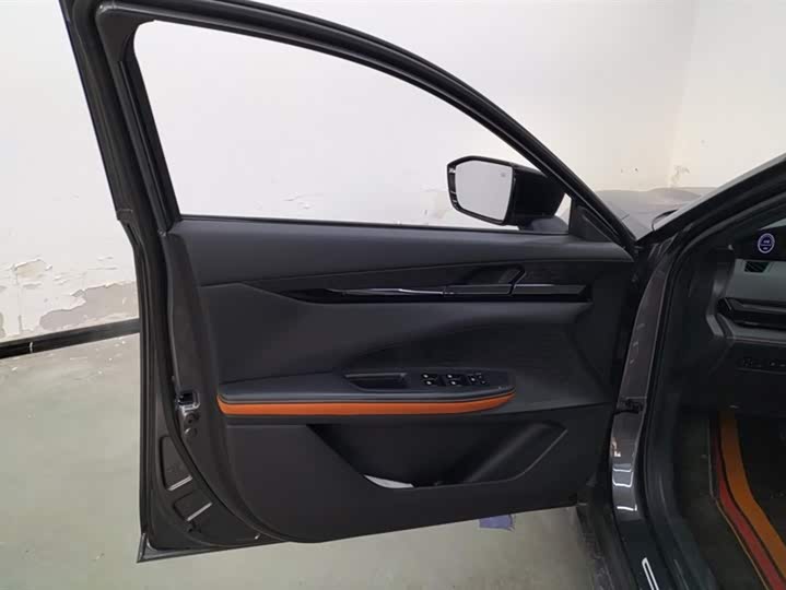 Changan UNI-V Hybrid 2023 2023款 智电iDD 1.5T 113km智趣型（飞快版）