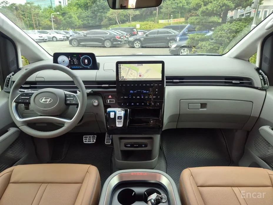 Hyundai Staria 2021 Lounge 9-Seater