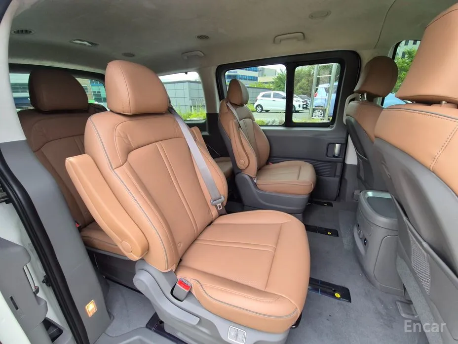Hyundai Staria 2021 Lounge 9-Seater