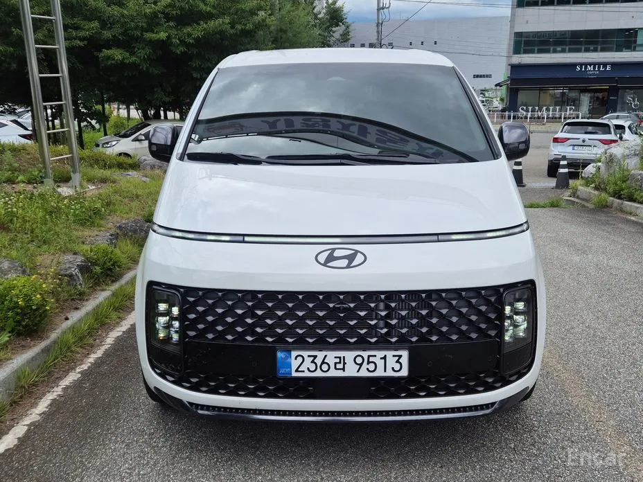 Hyundai Staria 2021 Lounge 9-Seater