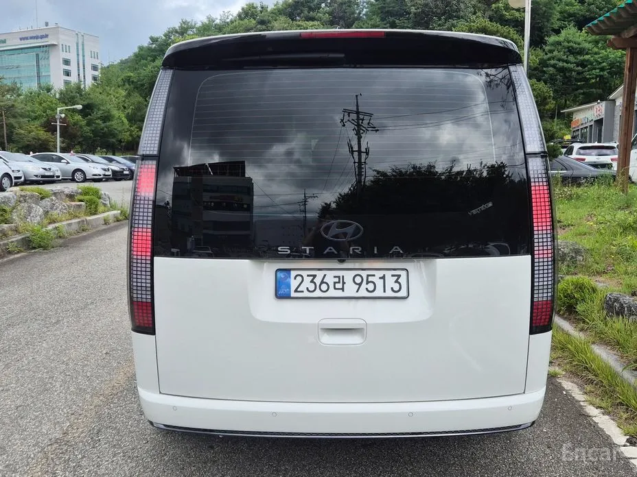 Hyundai Staria 2021 Lounge 9-Seater