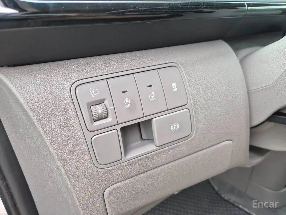 Hyundai Staria 2021 Lounge 9-Seater